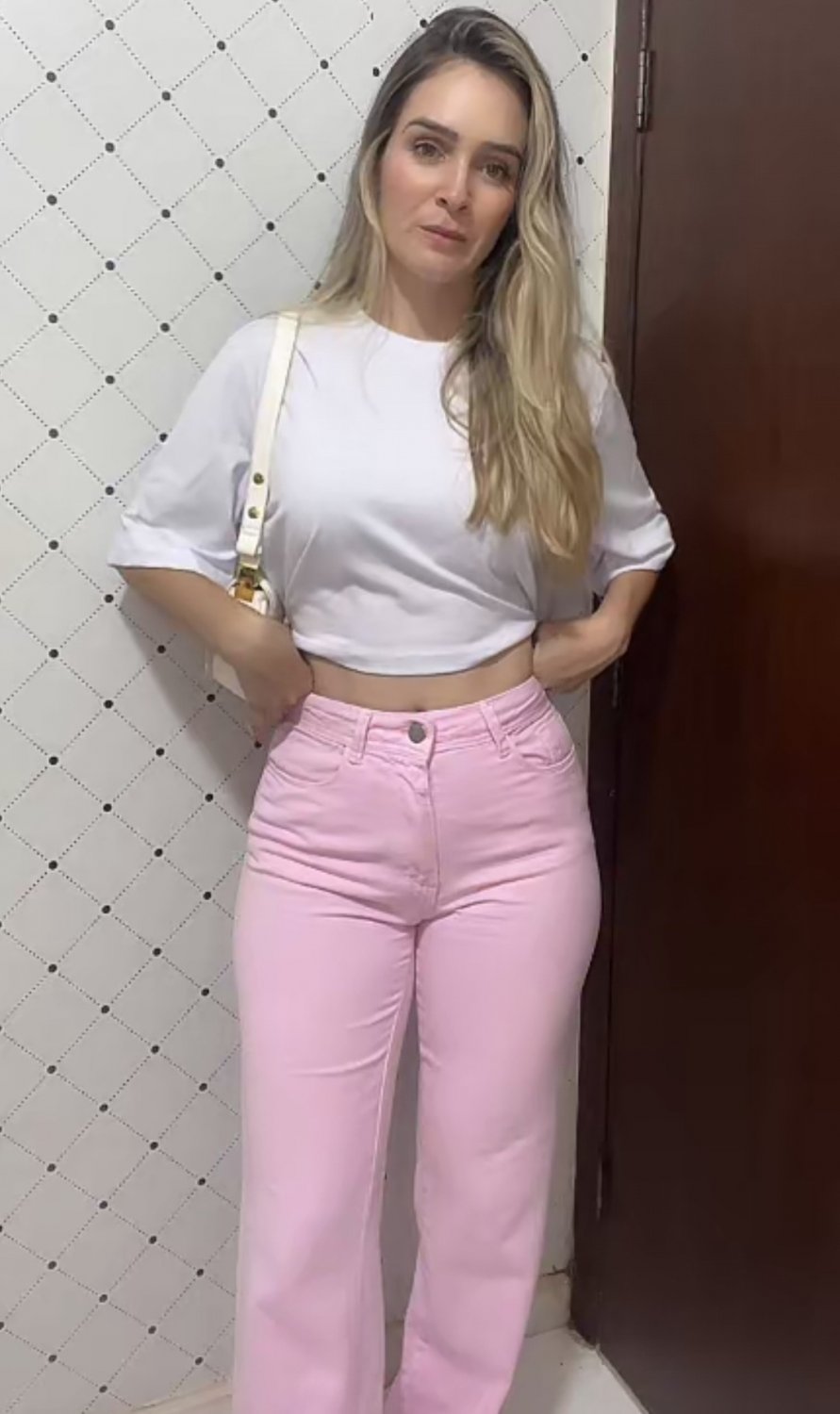 She is SO FUCKING HOT! #ZymOFlLb